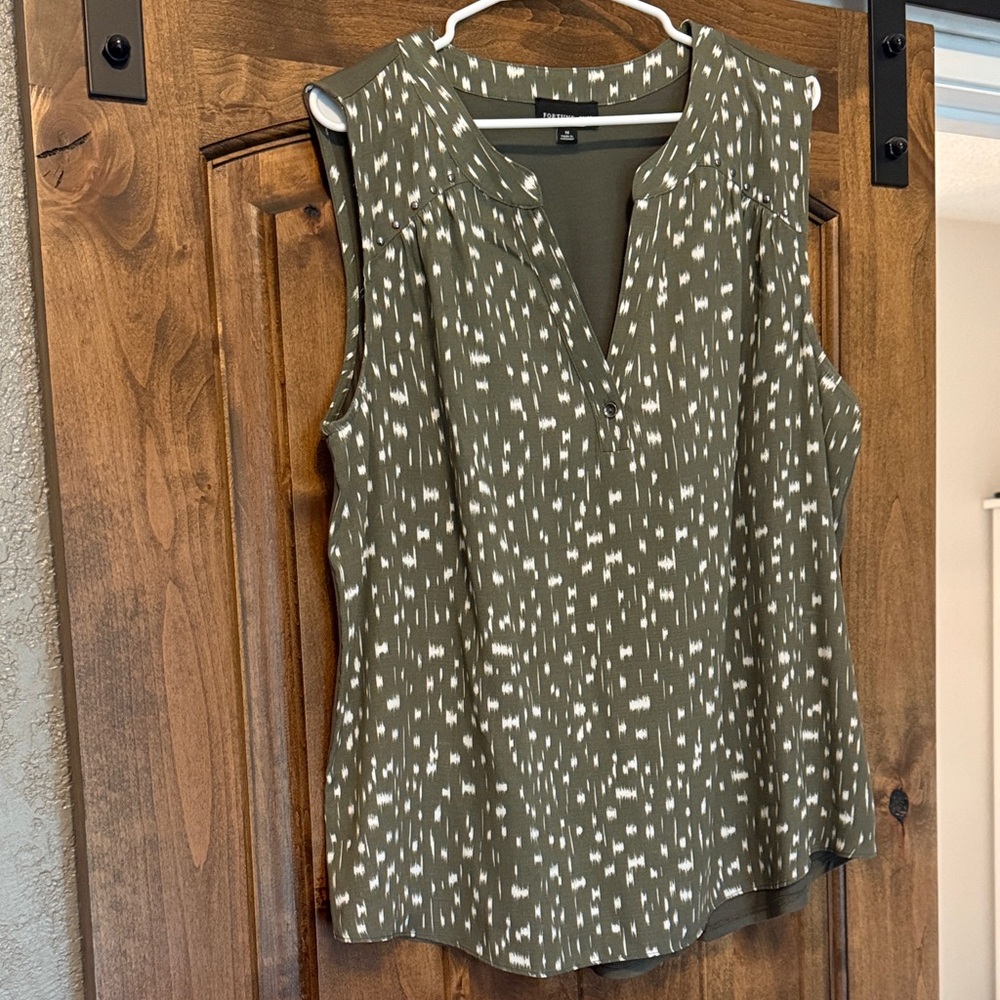Stylish Olive Patterned Sleeveless Blouse
